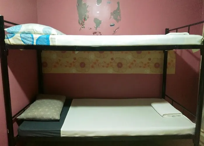 Avisha Hostel